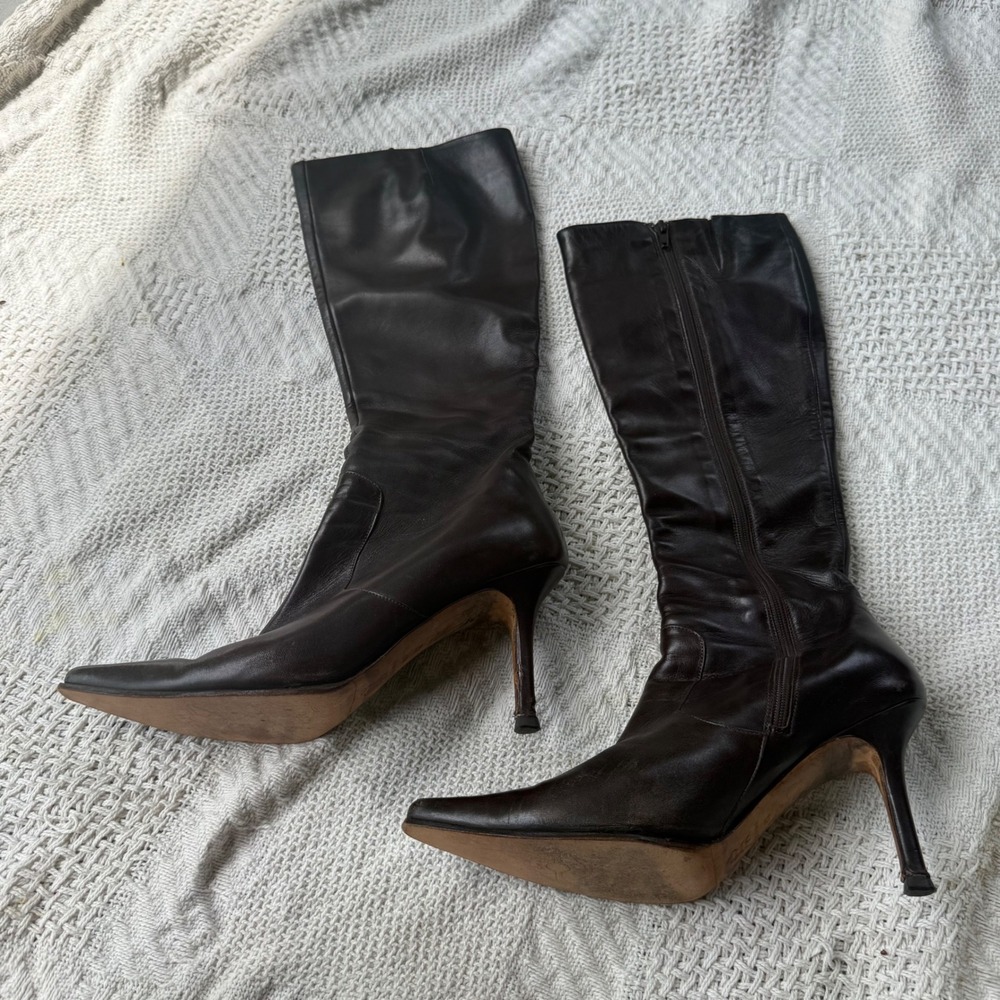 Vintage Isaac Mizrahi Brown Leather Knee High Stiletto Boots Point Toe Italy 8.5